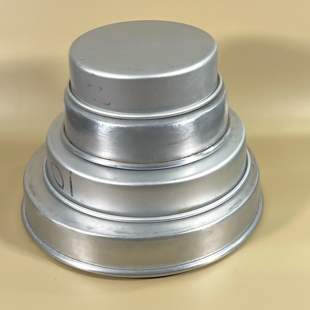 Wilton & Fat Daddio's Set of 4 Round Cake Pan